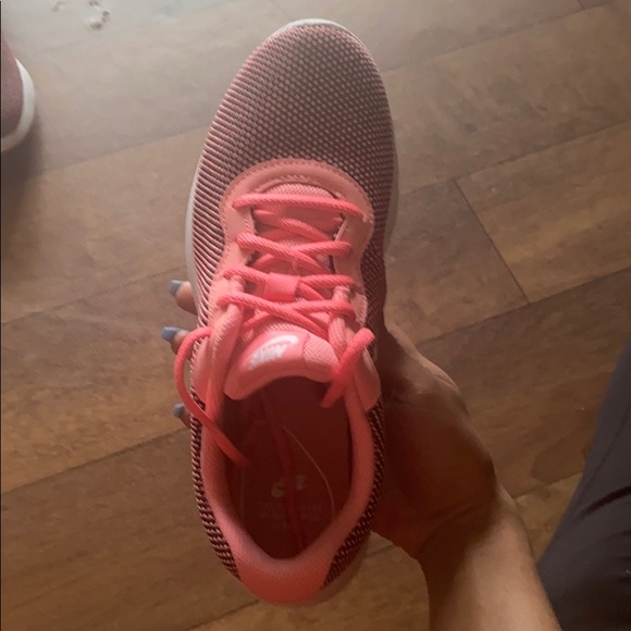 Nike Tanjun Sneakers Size 7.5 - Picture 3 of 4